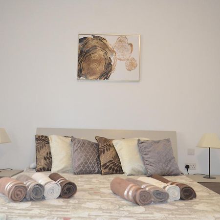 מרסשלוק Lorenza Letting Apartment מראה חיצוני תמונה