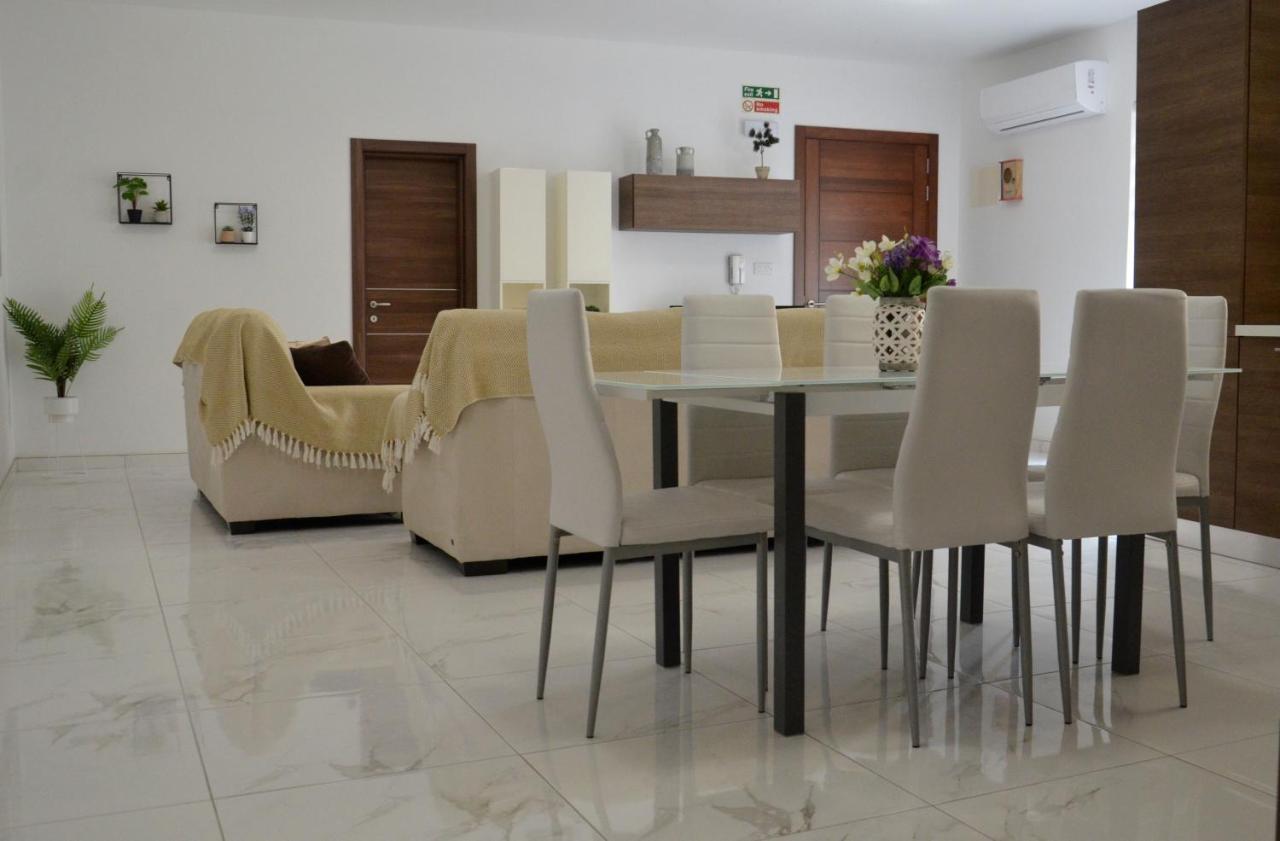 מרסשלוק Lorenza Letting Apartment מראה חיצוני תמונה