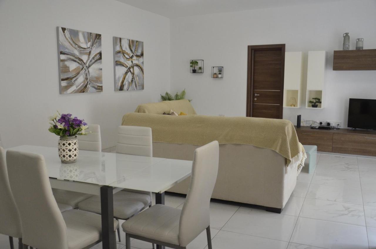 מרסשלוק Lorenza Letting Apartment מראה חיצוני תמונה