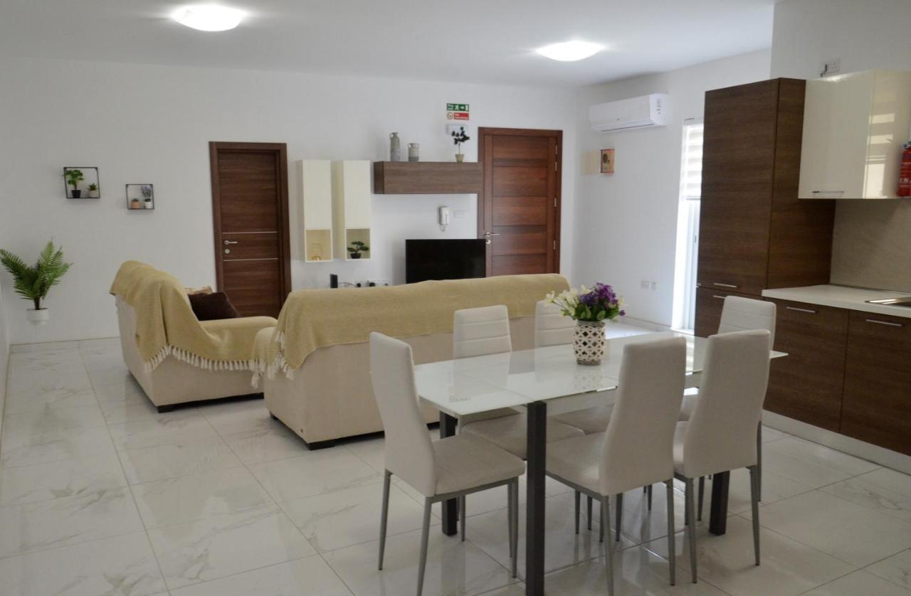 מרסשלוק Lorenza Letting Apartment מראה חיצוני תמונה