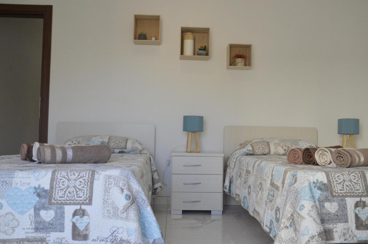מרסשלוק Lorenza Letting Apartment מראה חיצוני תמונה