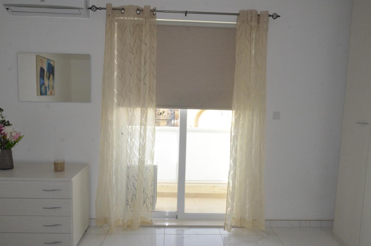 מרסשלוק Lorenza Letting Apartment מראה חיצוני תמונה